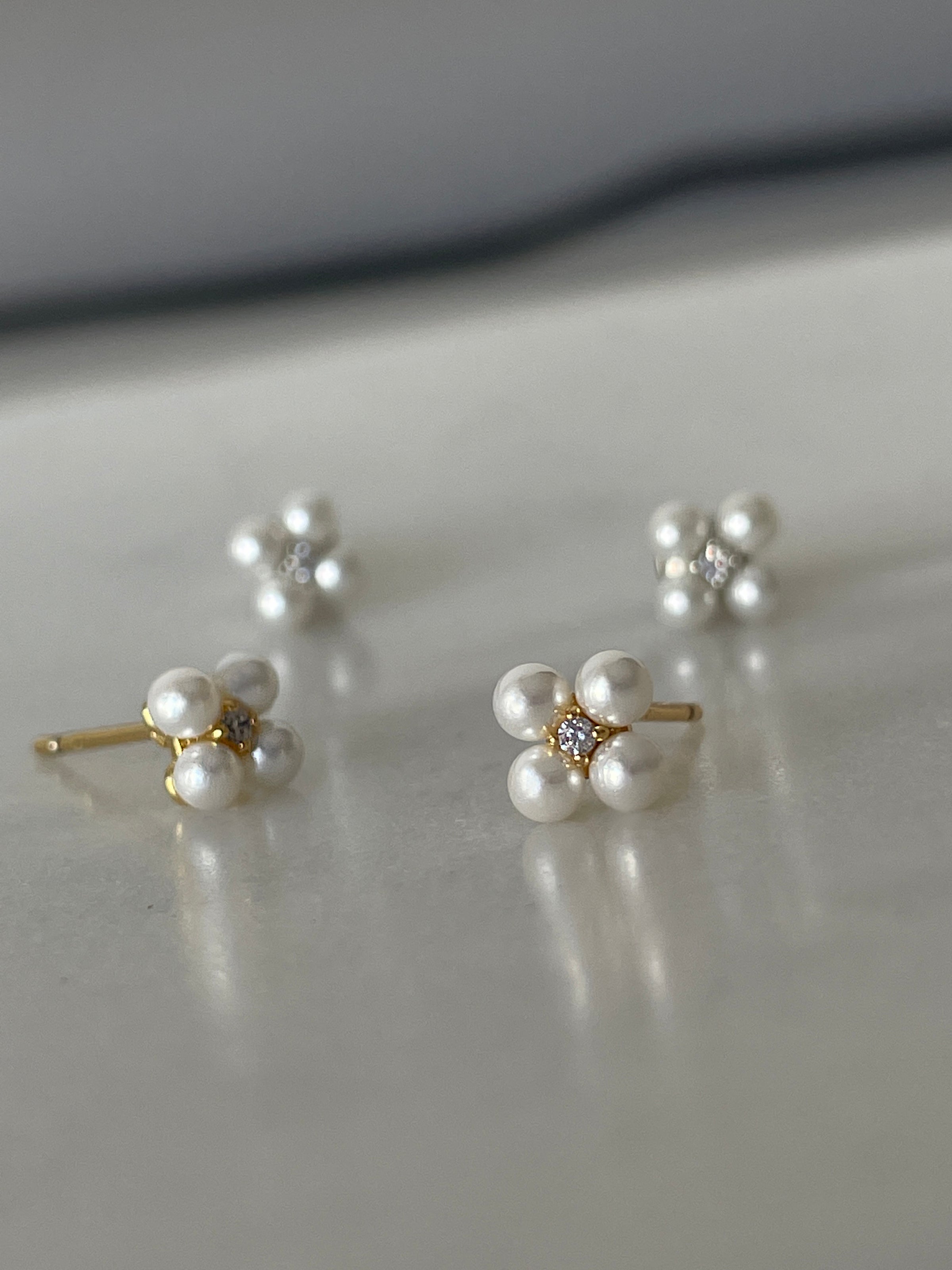 עגילים צמודים