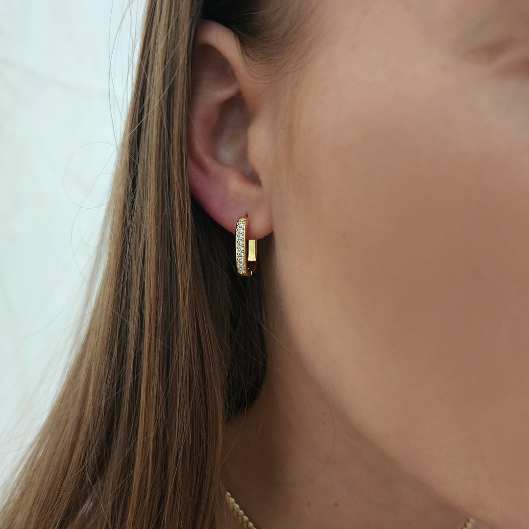 עגילי חישוק אובליים משובצים זירקון - מיילי