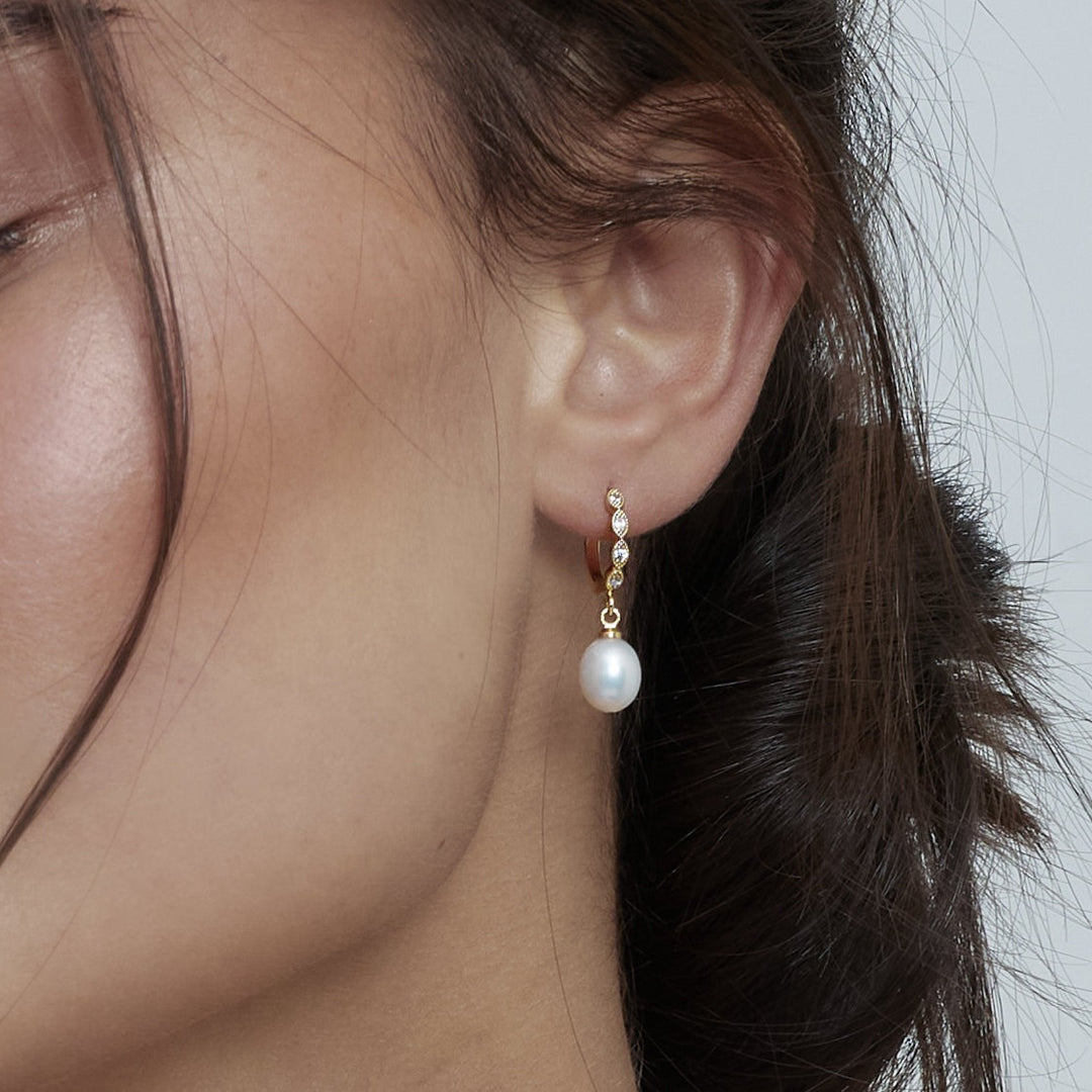 עגילי חישוק זהב פנינה -אורה