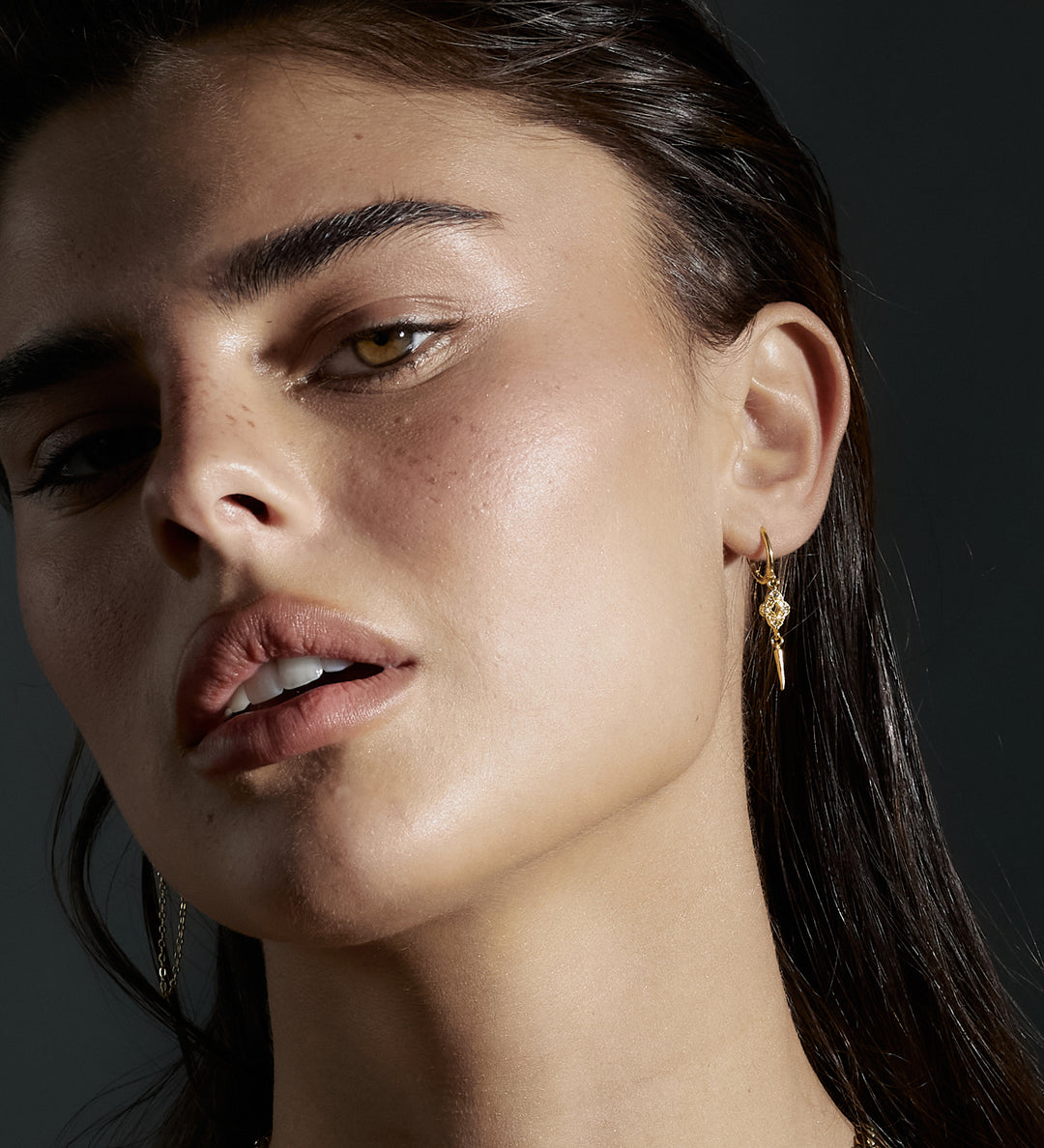 עגילי חישוק זהב תלתן וינטג' -מרגוט