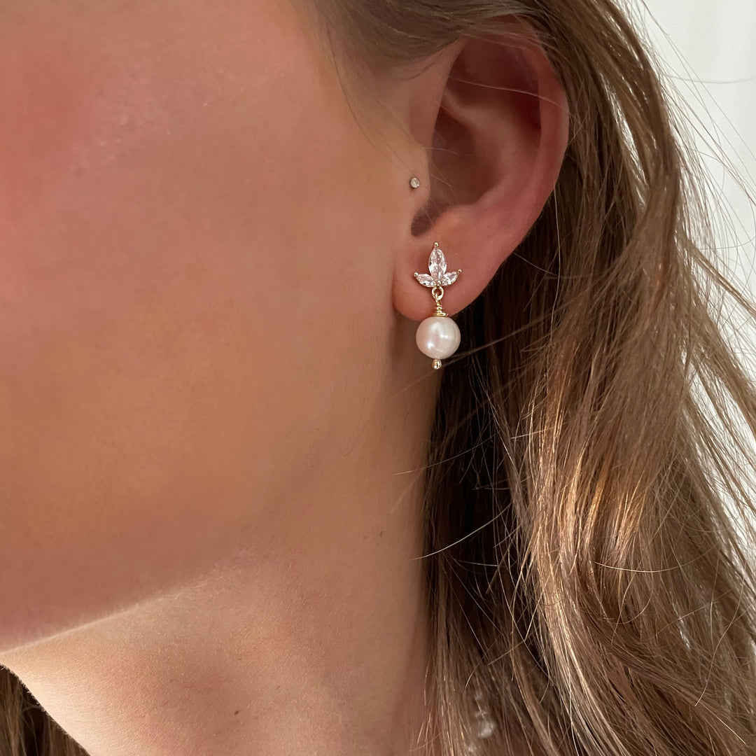 עגילי לוטוס פנינה זהב - נטע