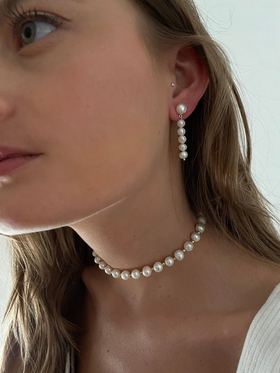 עגילי פנינים צמודים -  ג'ואן