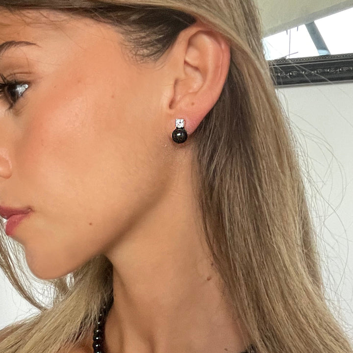 עגילי מיורקה שחור צמודים - פני