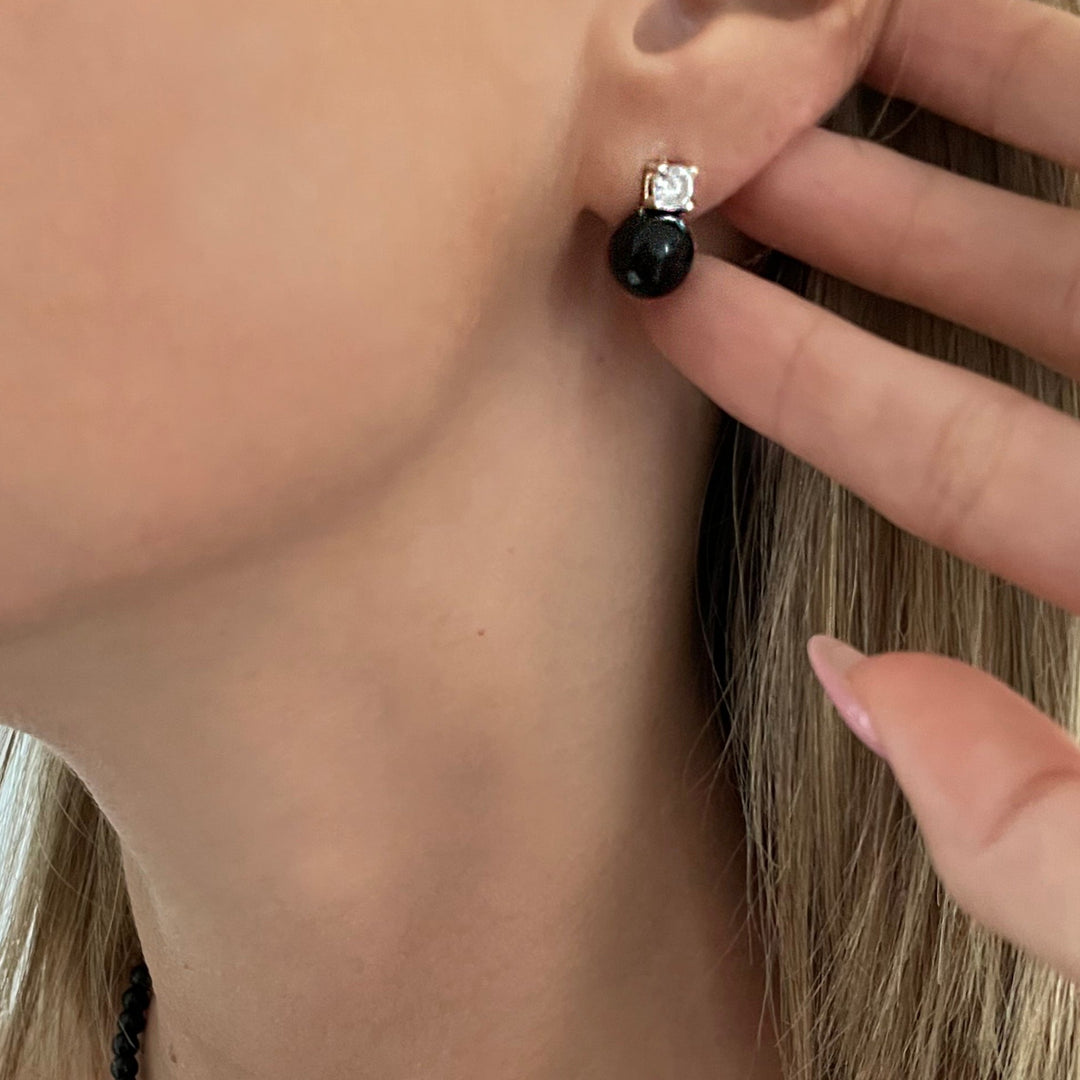 עגילי מיורקה שחור צמודים - פני