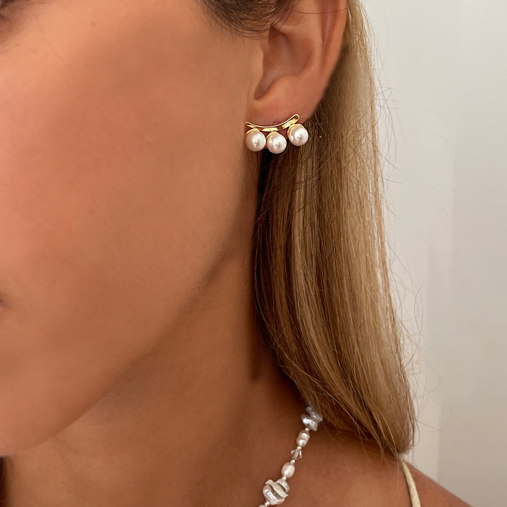 עגילי פנינים זהב צמודים - קרולין