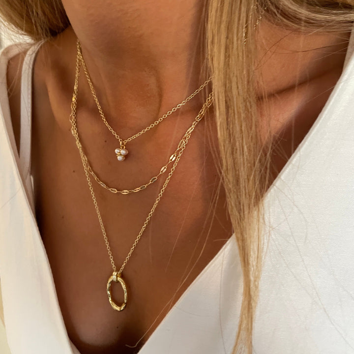 שרשת זהב תליון פנינים - הלני