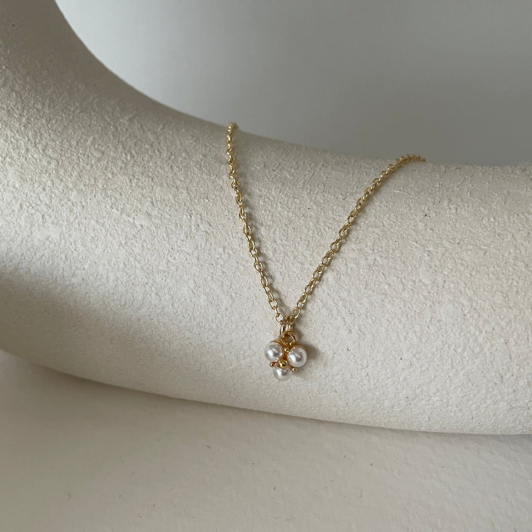 שרשת זהב תליון פנינים - הלני