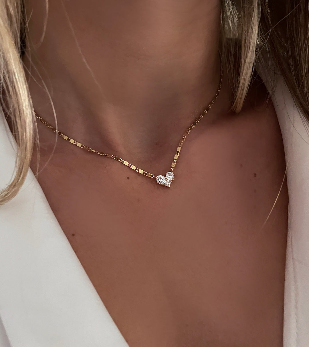 שרשרת זהב לב זירקונים  - שילת