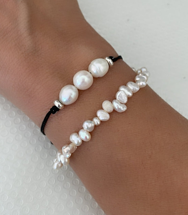 צמיד פנינים טבעיות חוט שחור - דניס