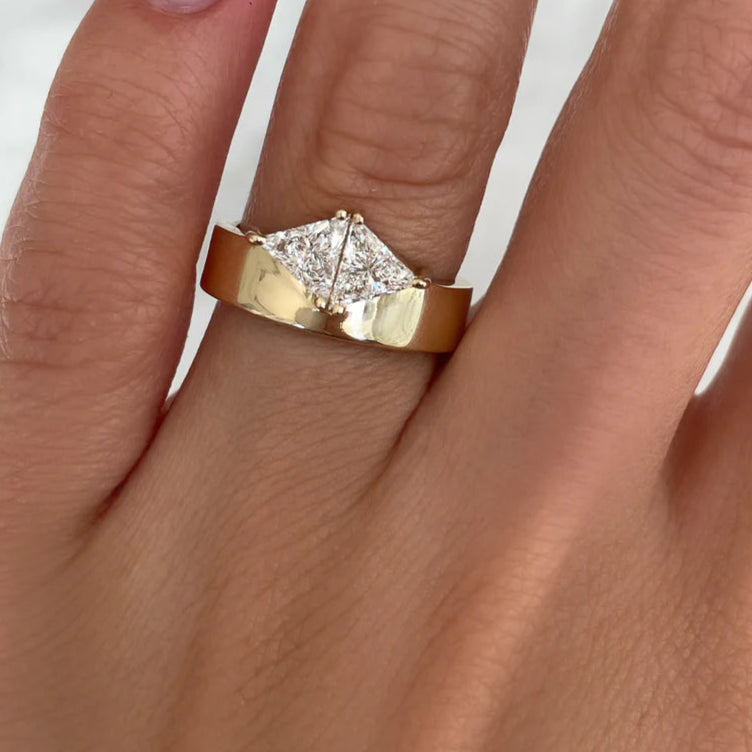 טבעת זהב מעויין זירקון - ספיר