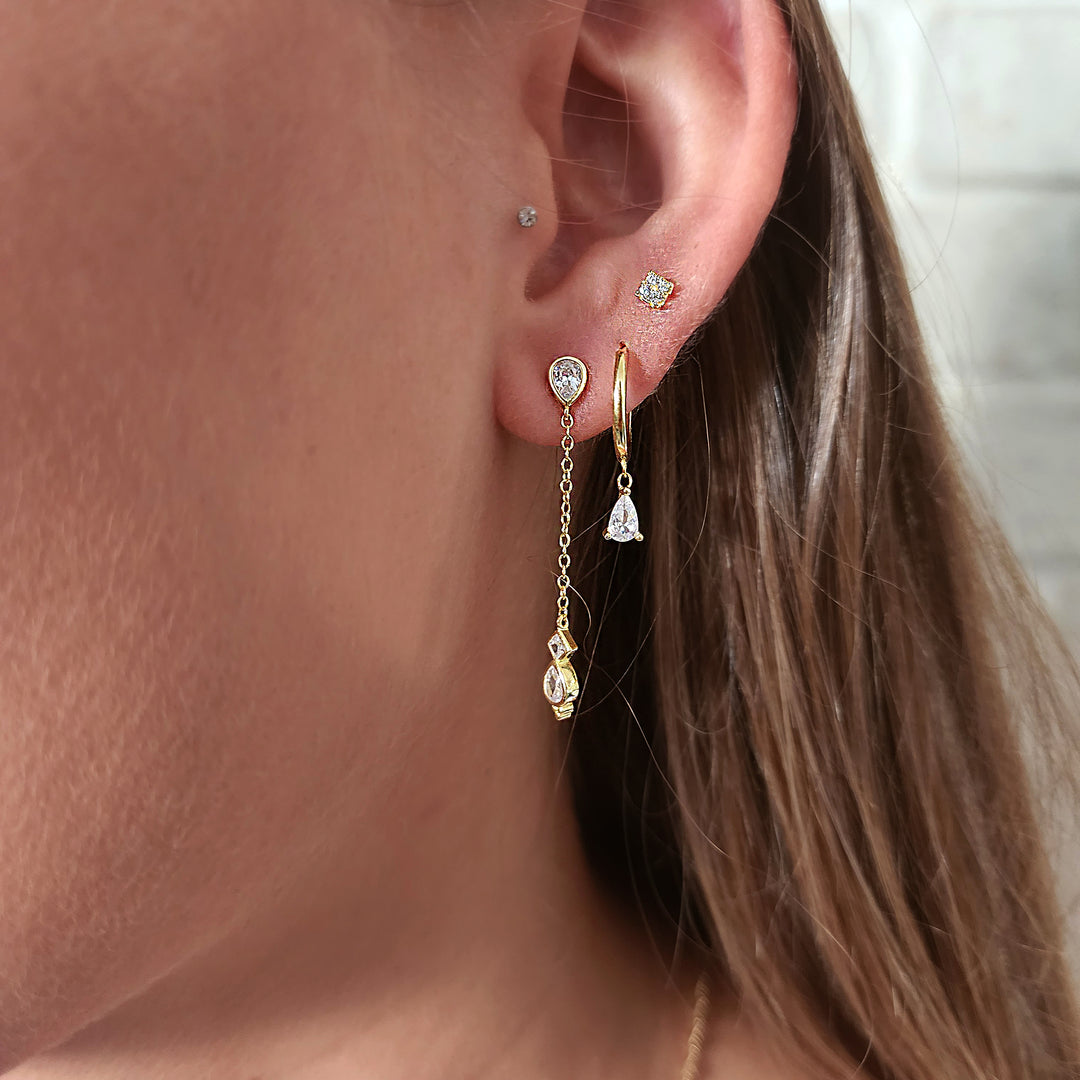 עגילים צמודים זהב עם שרשרת - הלי