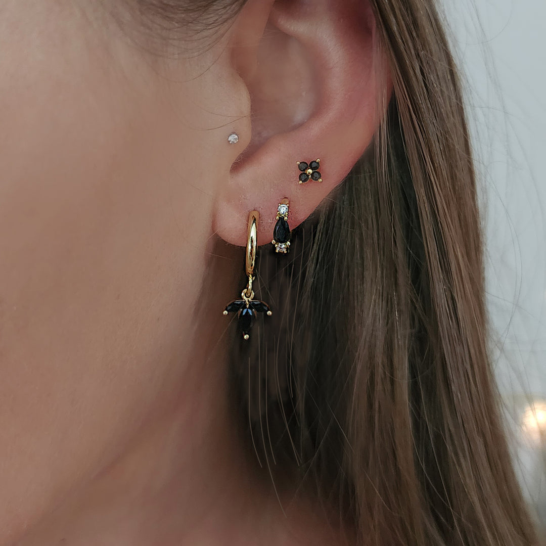 עגילי זהב צמודים זירקון שחור - אורי