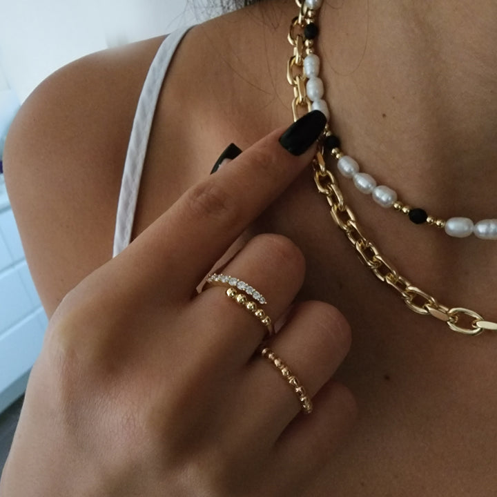 טבעת זהב עם זירקונים - קסיה