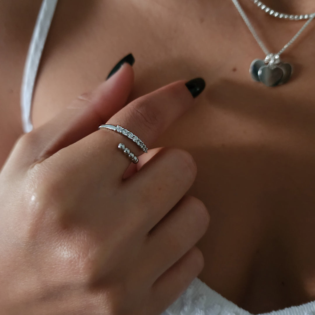 טבעת כסף עם זירקונים - קסיה