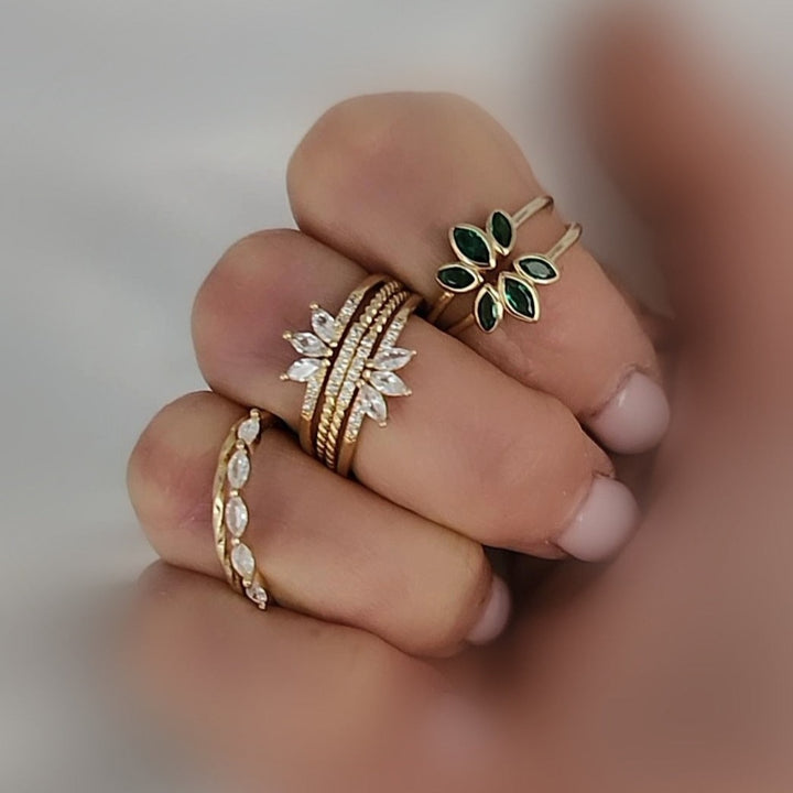 טבעת זהב לוטוס זירקון שקוף - שאנל