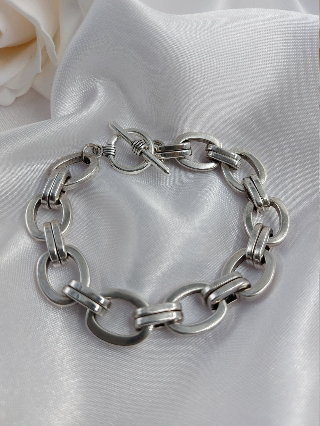 צמיד כסף סוגר טי - מוניק